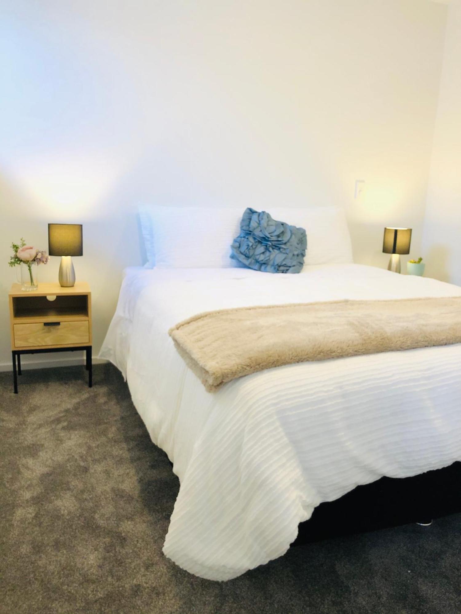 Arena,Railway Station Townhouse With Free Car Park Apartment Christchurch Bagian luar foto